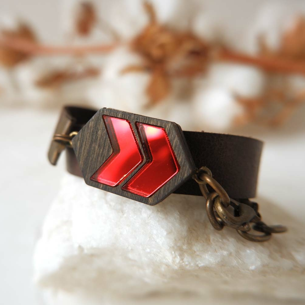 Двойная стрелка - браслет в два оборота на среднем ремешке