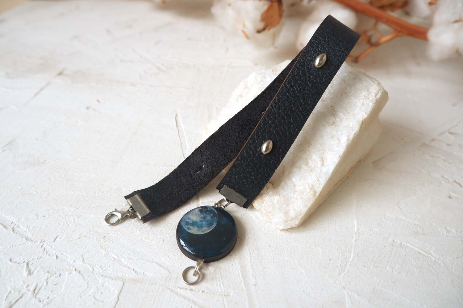 Луна восходящая - браслет в два оборота на толстом ремешке