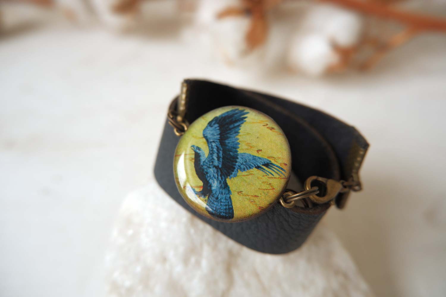 Орел - браслет в два оборота на толстом ремешке