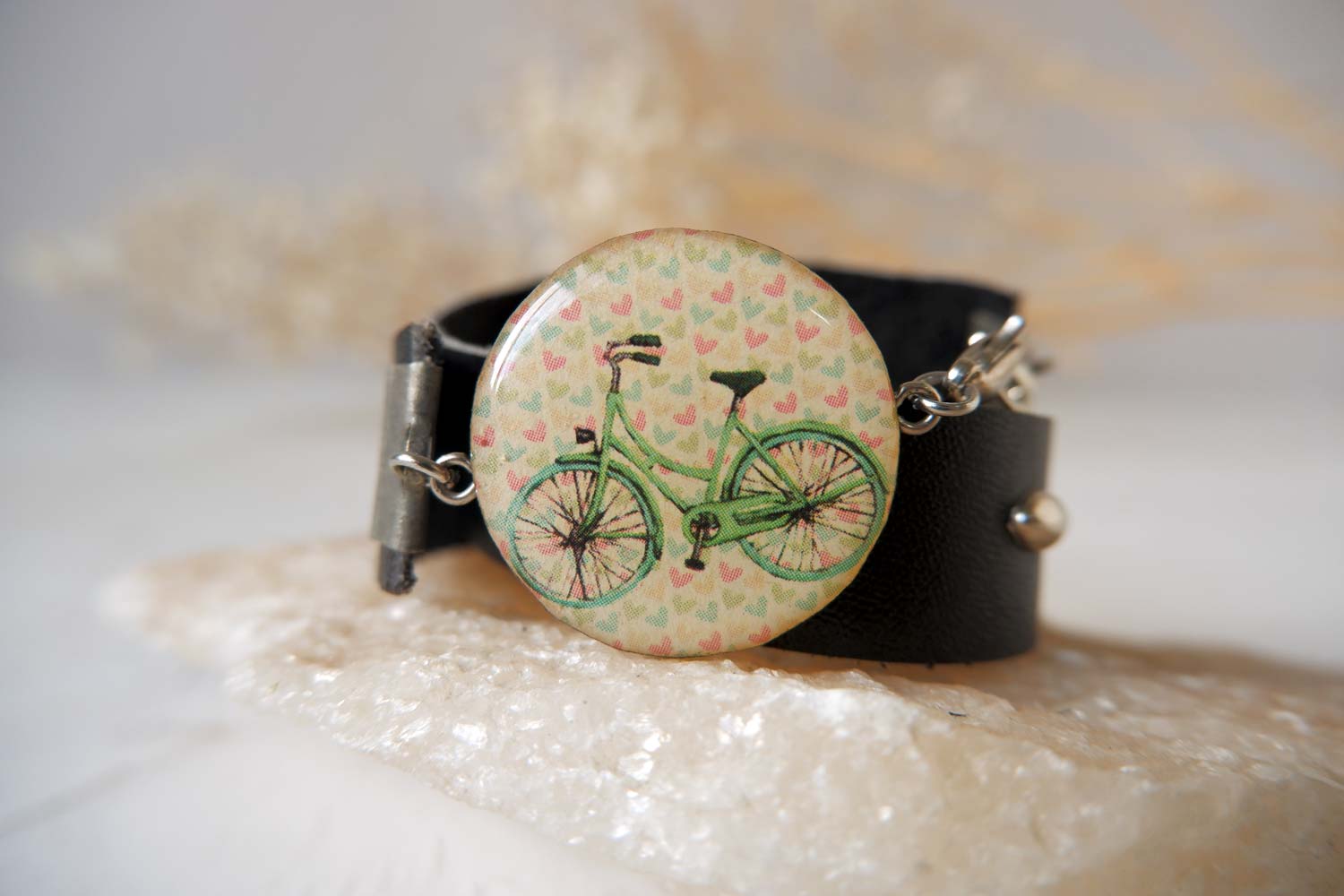 Зеленый велосипед - браслет в два оборота на толстом ремешке