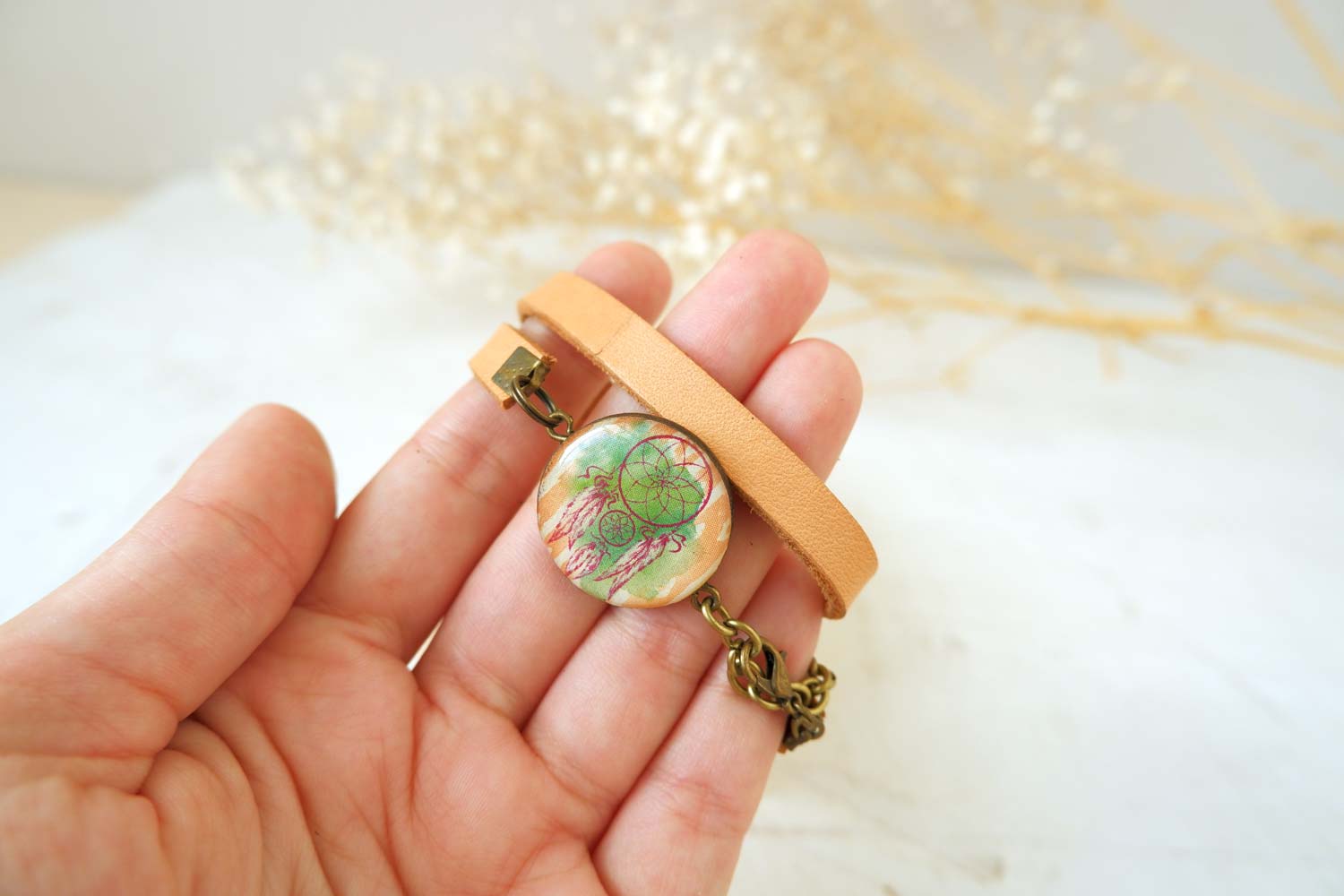 Ловец снов на зеленом - браслет в два оборота на тонком ремешке
