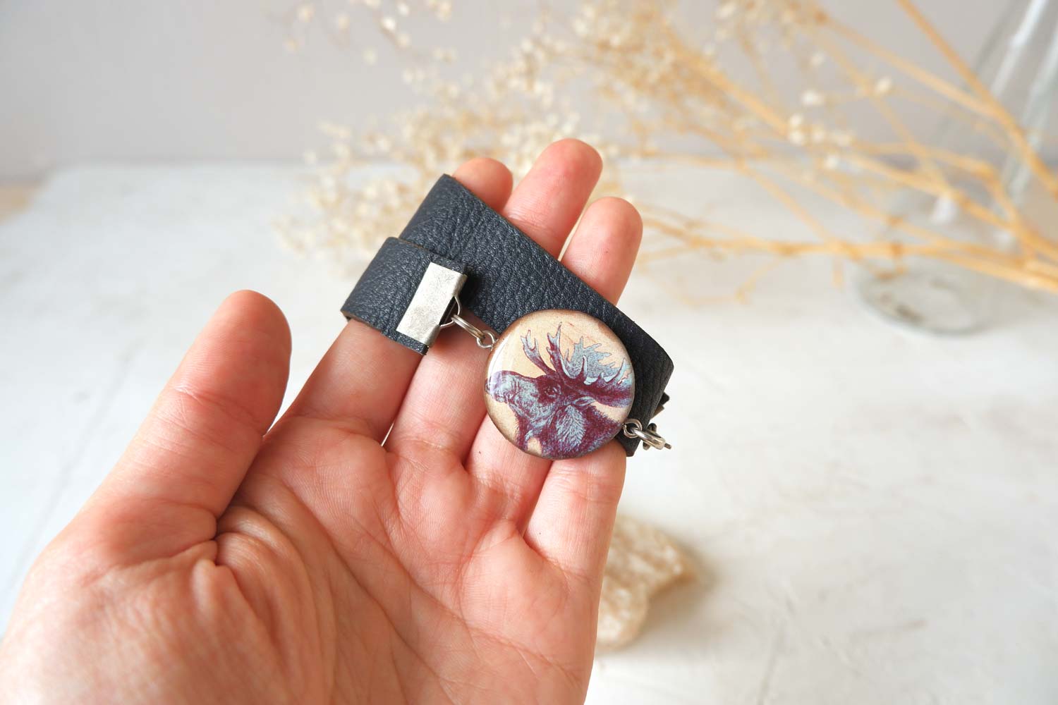 Лось - браслет в два оборота на толстом ремешке