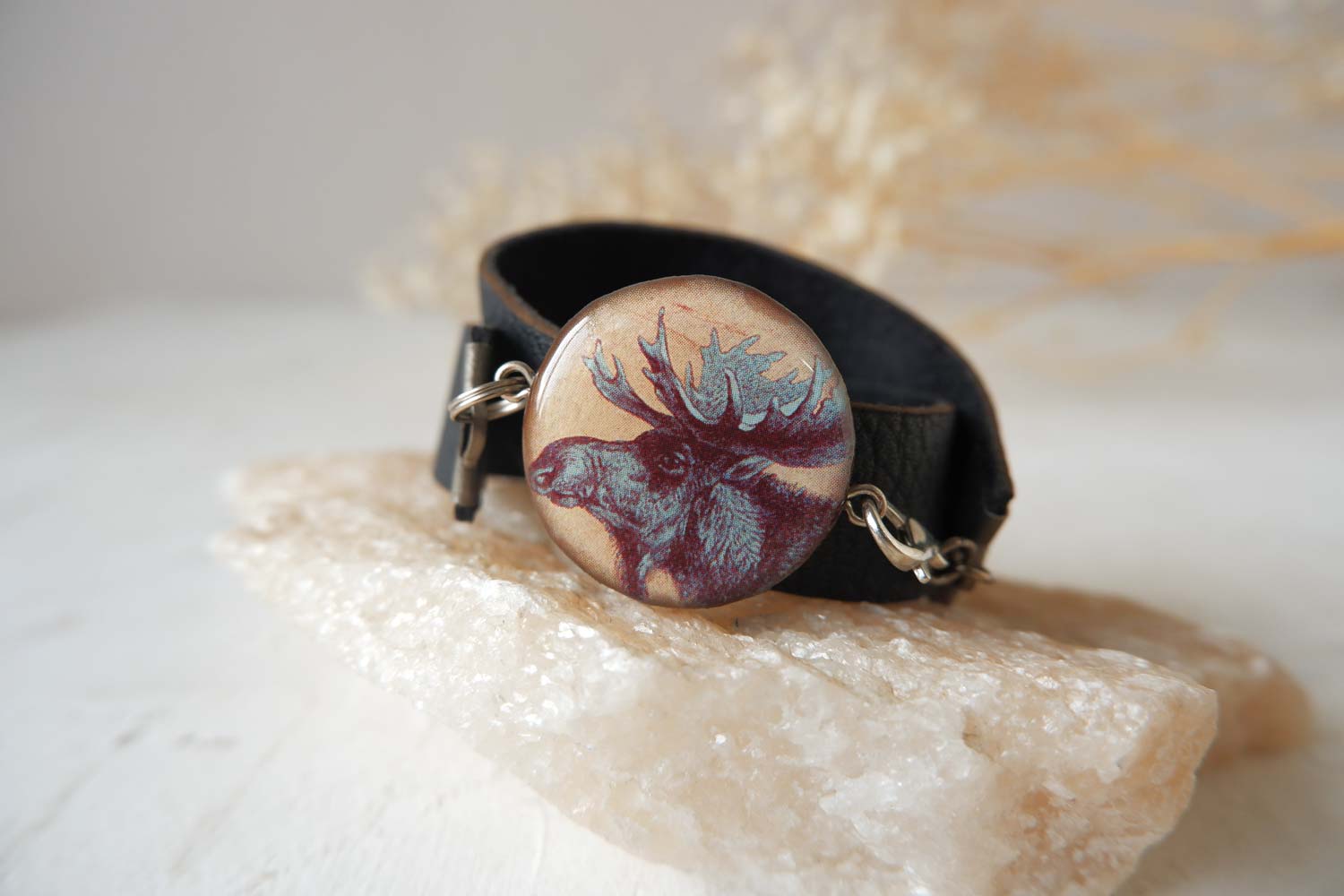 Лось - браслет в два оборота на толстом ремешке