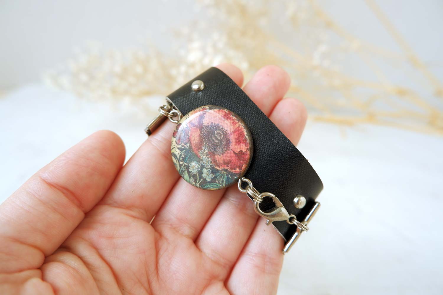 Мак - браслет в два оборота на толстом ремешке