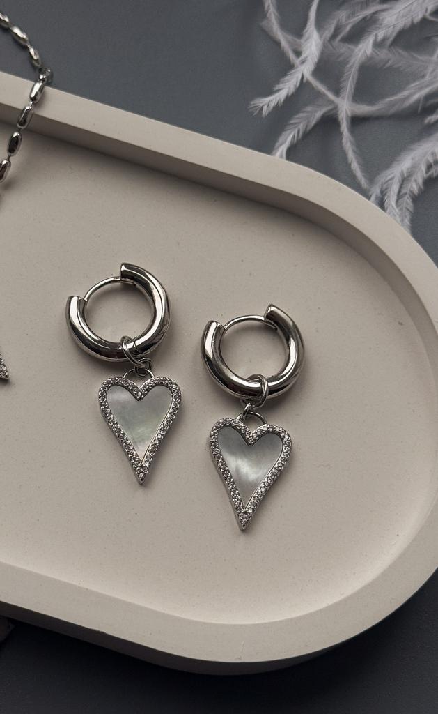 Серьги сердечки из перламутра и фианитов (родий)
