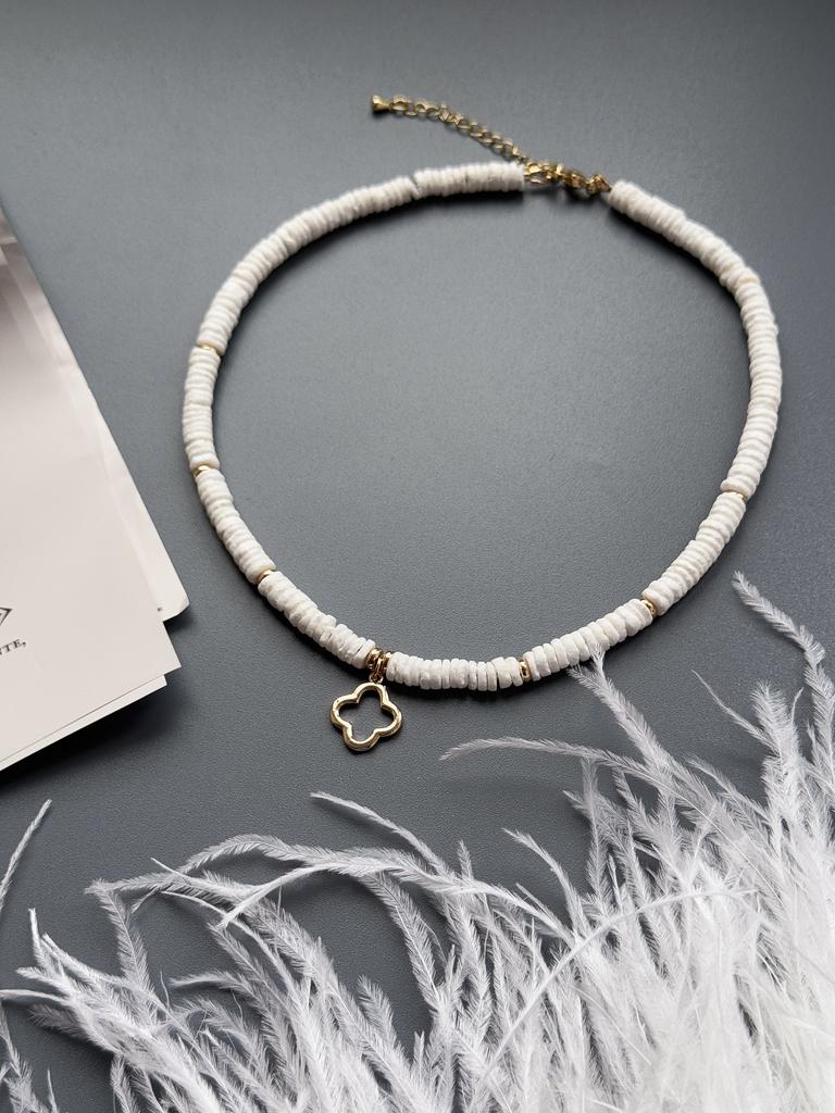 Чокер из ракушечника с клевером (позолота)