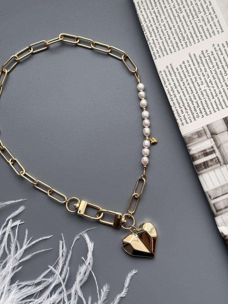 Асимметричное колье с сердцем и жемчугом (позолота)