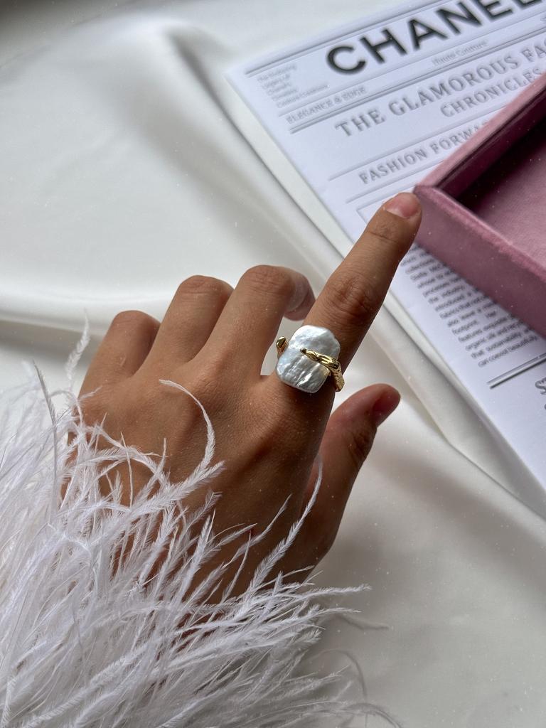 Кольцо с барочным жемчугом (позолота)