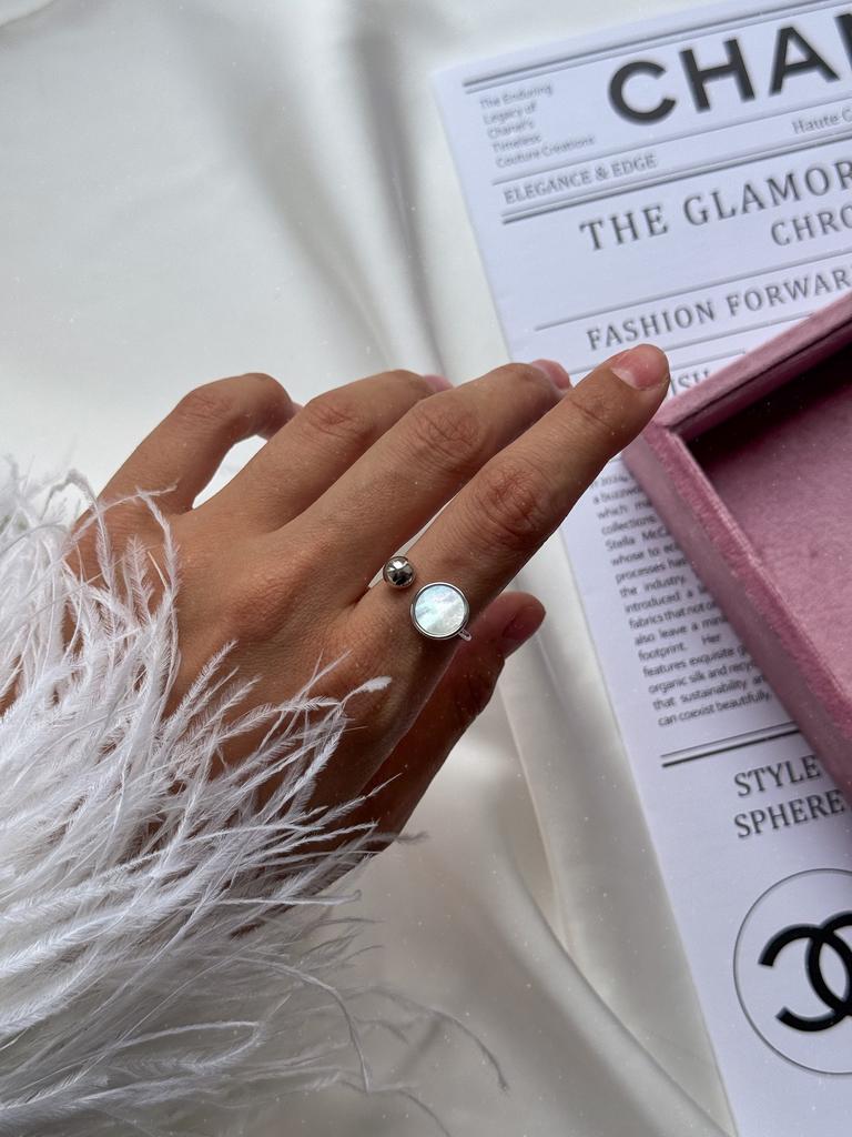 Кольцо Lesley с перламутром (родий)