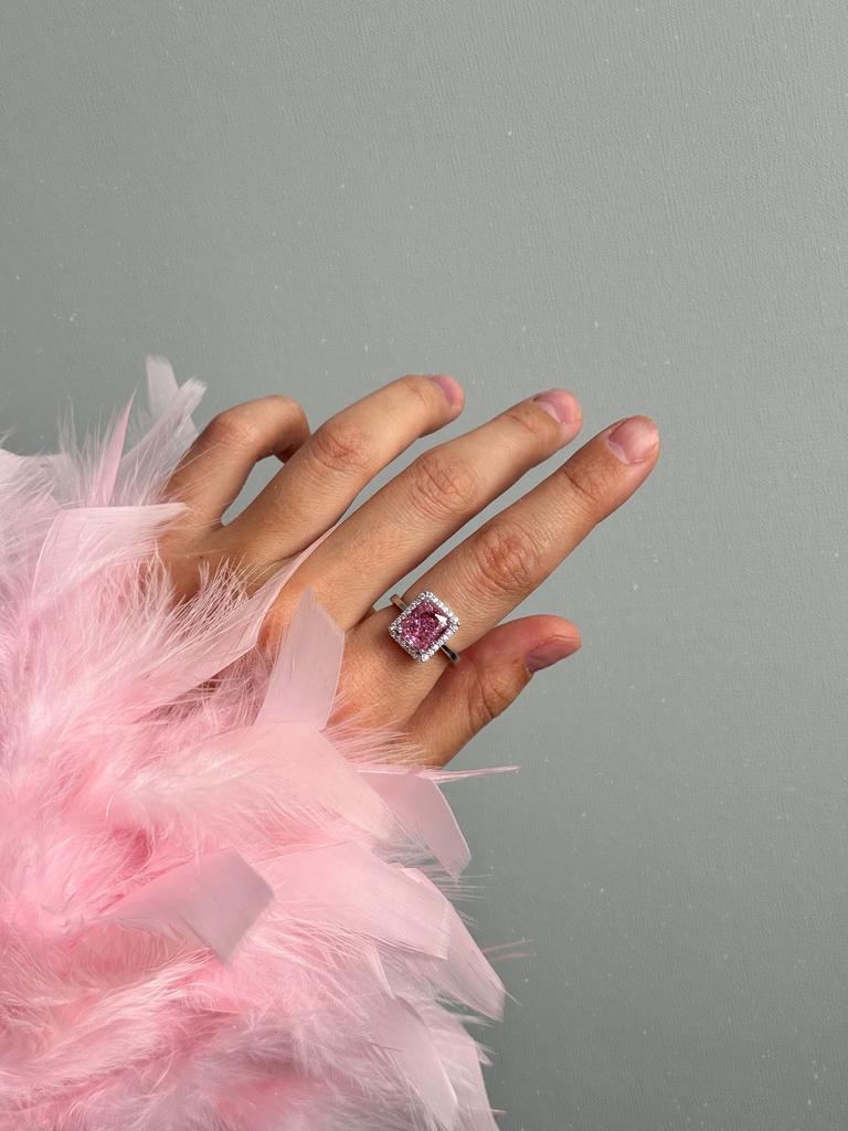 Кольцо с розовым фианитом (родий)