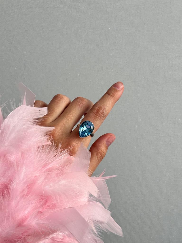 Кольцо капля с голубым кристаллом (родий)