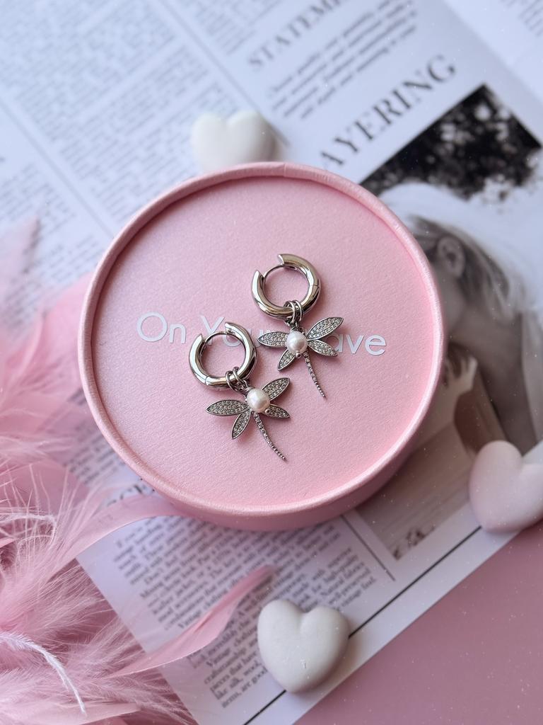 Серьги со стрекозами и натуральным жемчугом (родий)