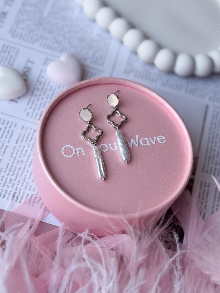 Серьги-гвоздики с натуральным жемчугом бива (родий)