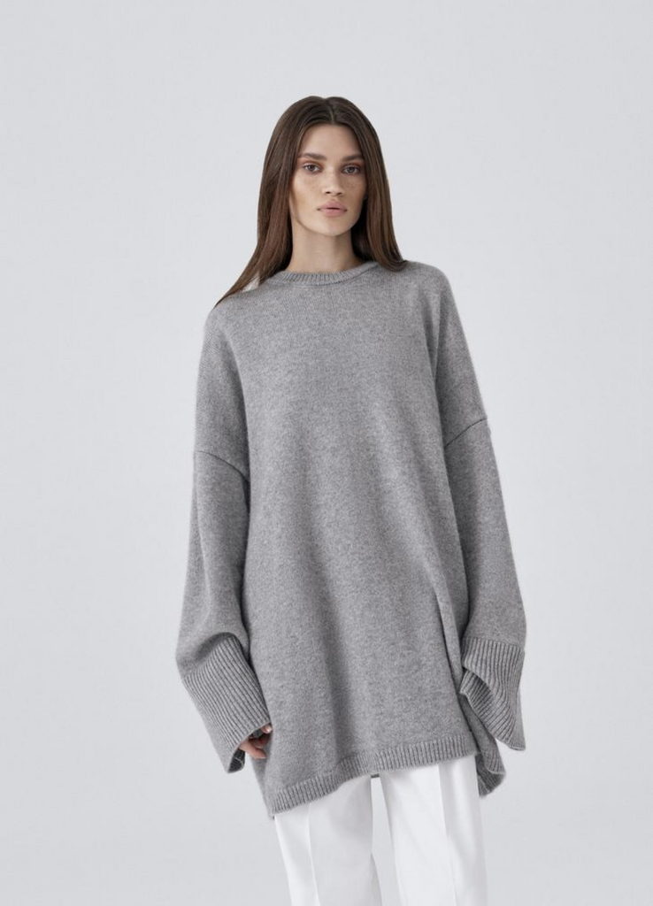 100% wool elongated oversized  jumper