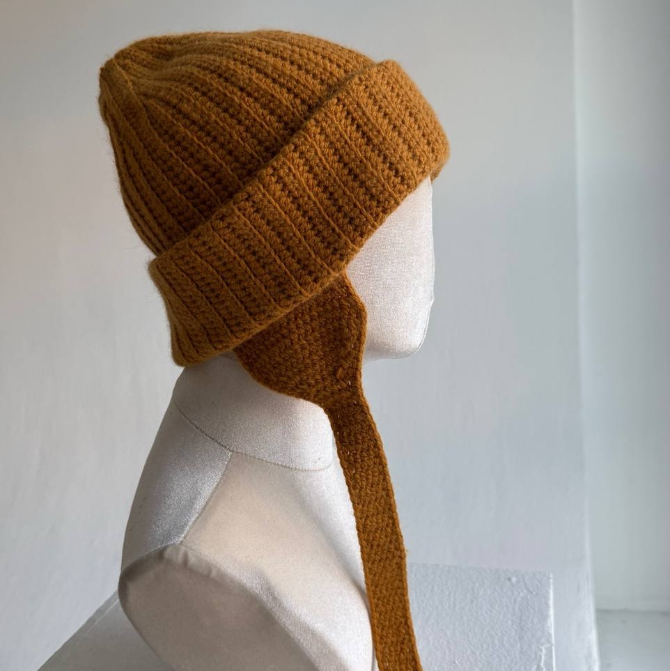 Видео мастер -класс "Шапка БИНИ поперечной резинкой + ушки"