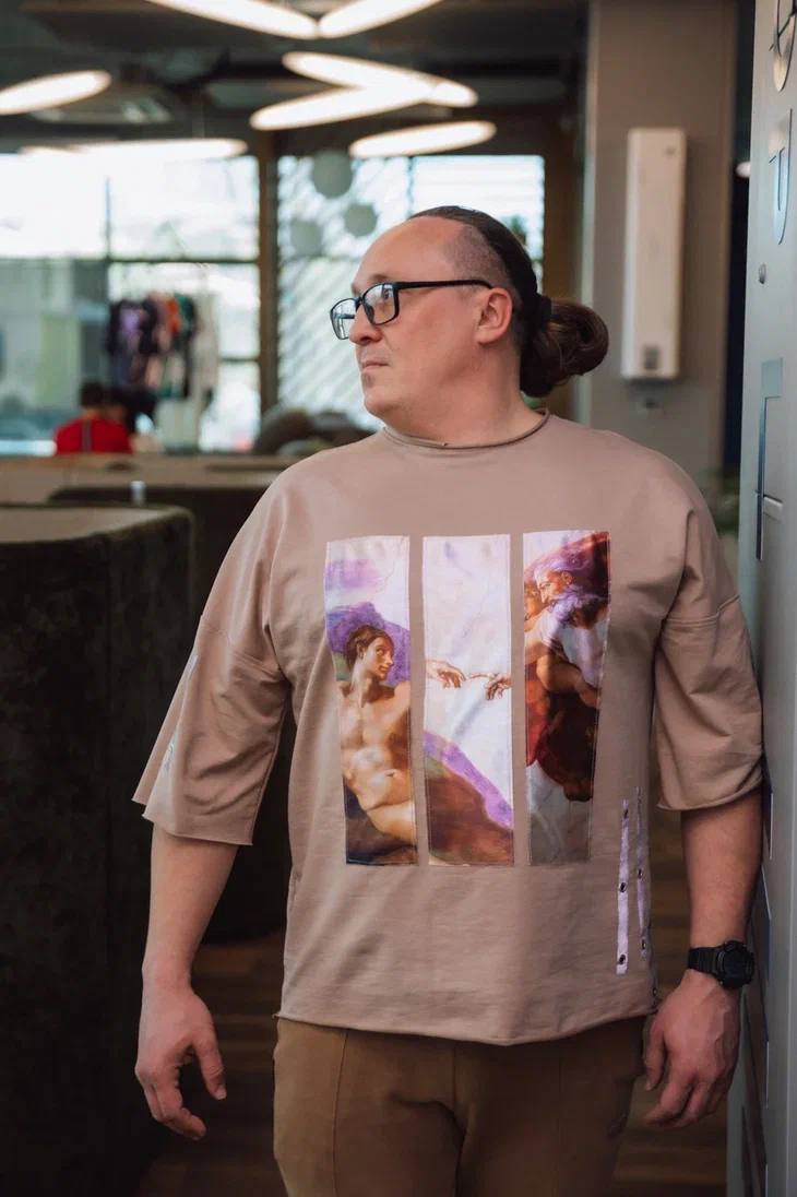 Футболка оверсайз "Микеланджело - Сотворение Адама"