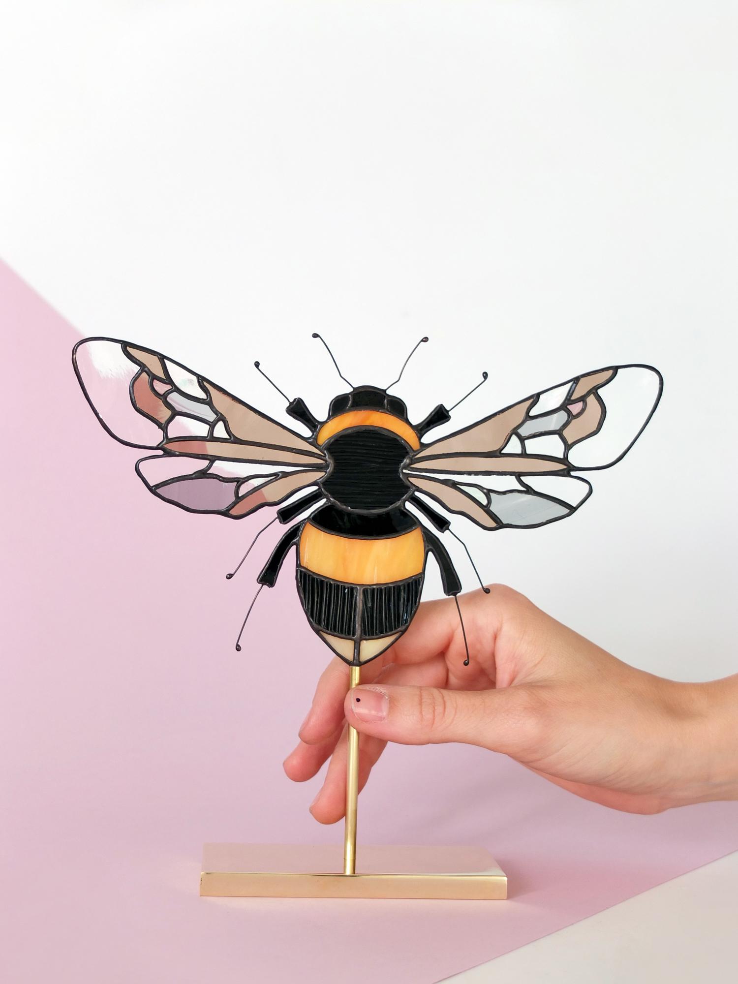 BEE | Stained Glass Pattern