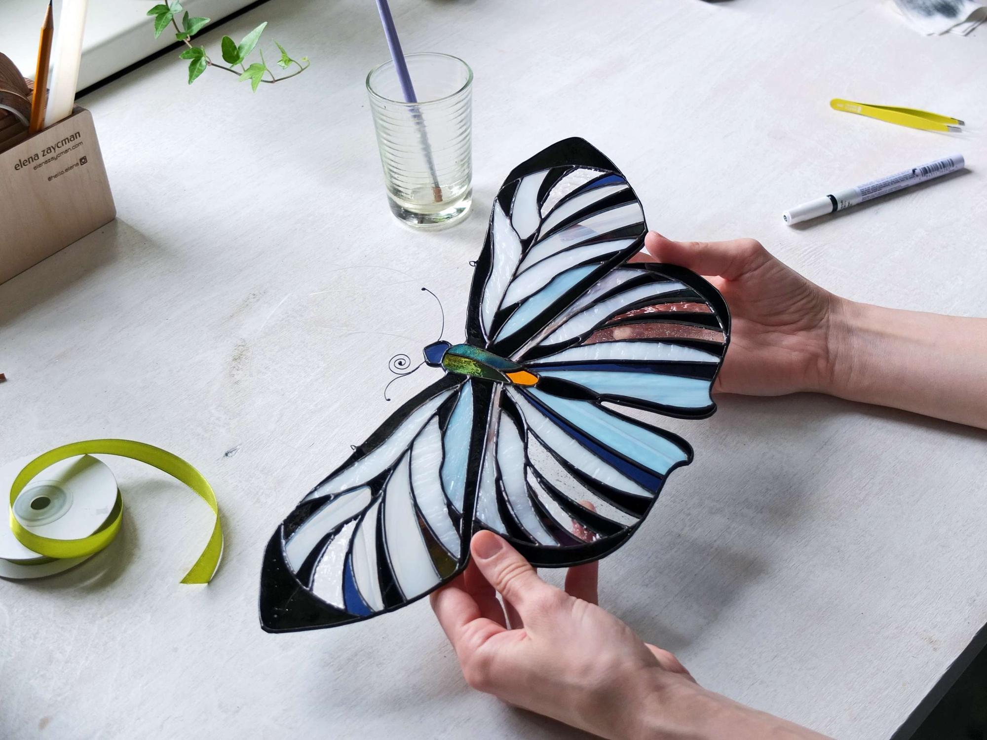 GRAPHIC BUTTERFLY | Stained Glass Pattern