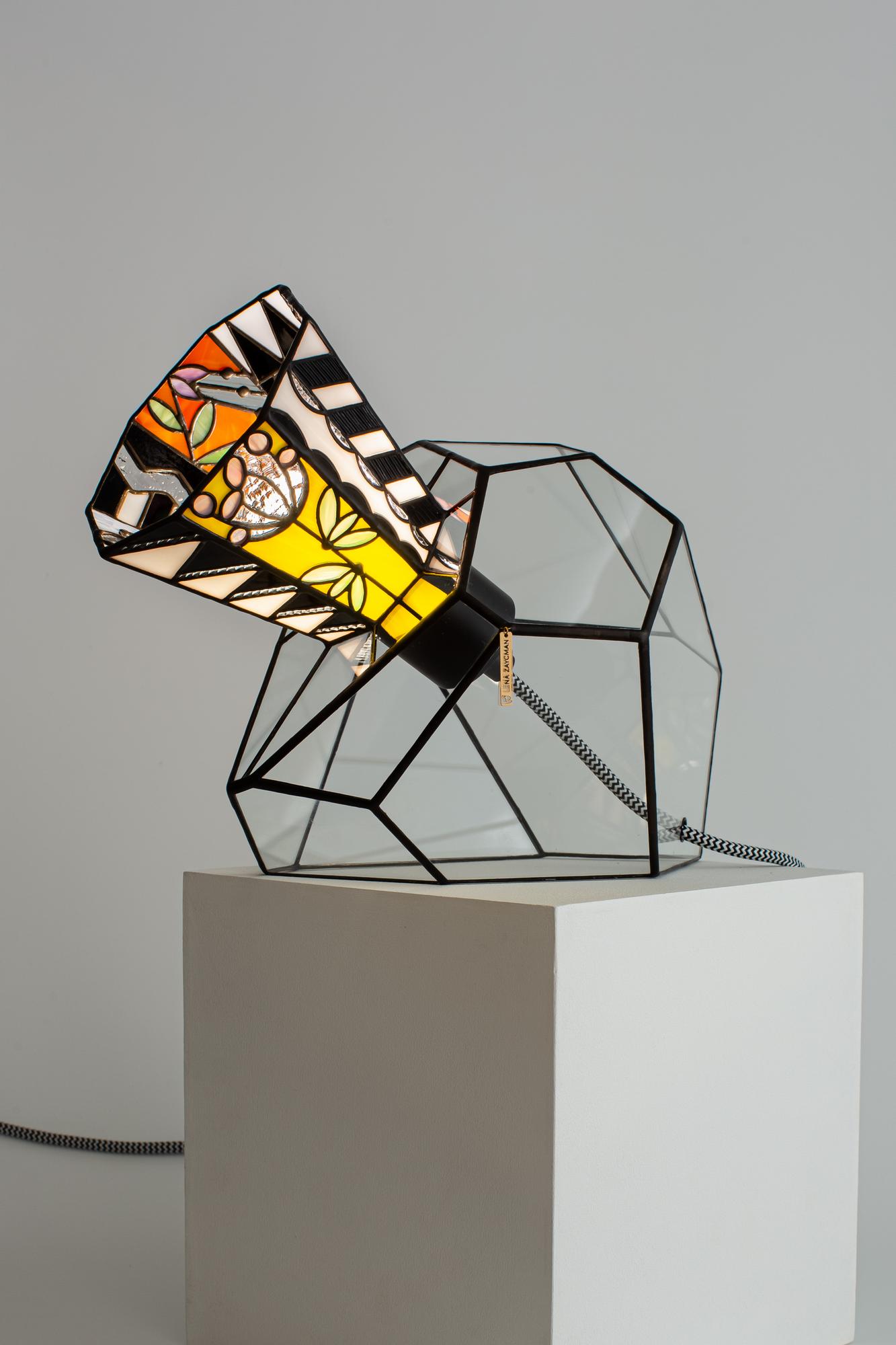 · loka light .flowers & graphics