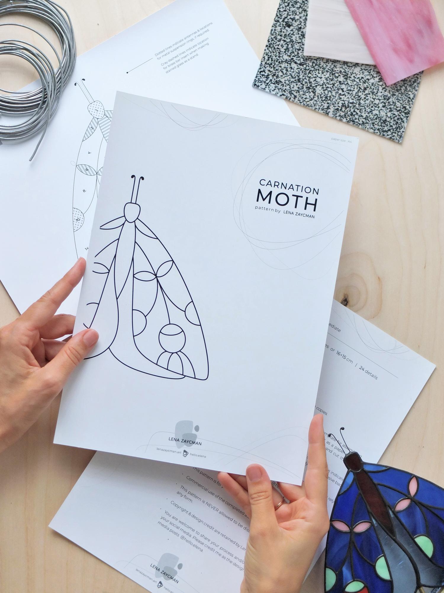 CARNATION MOTH | Stained Glass Pattern