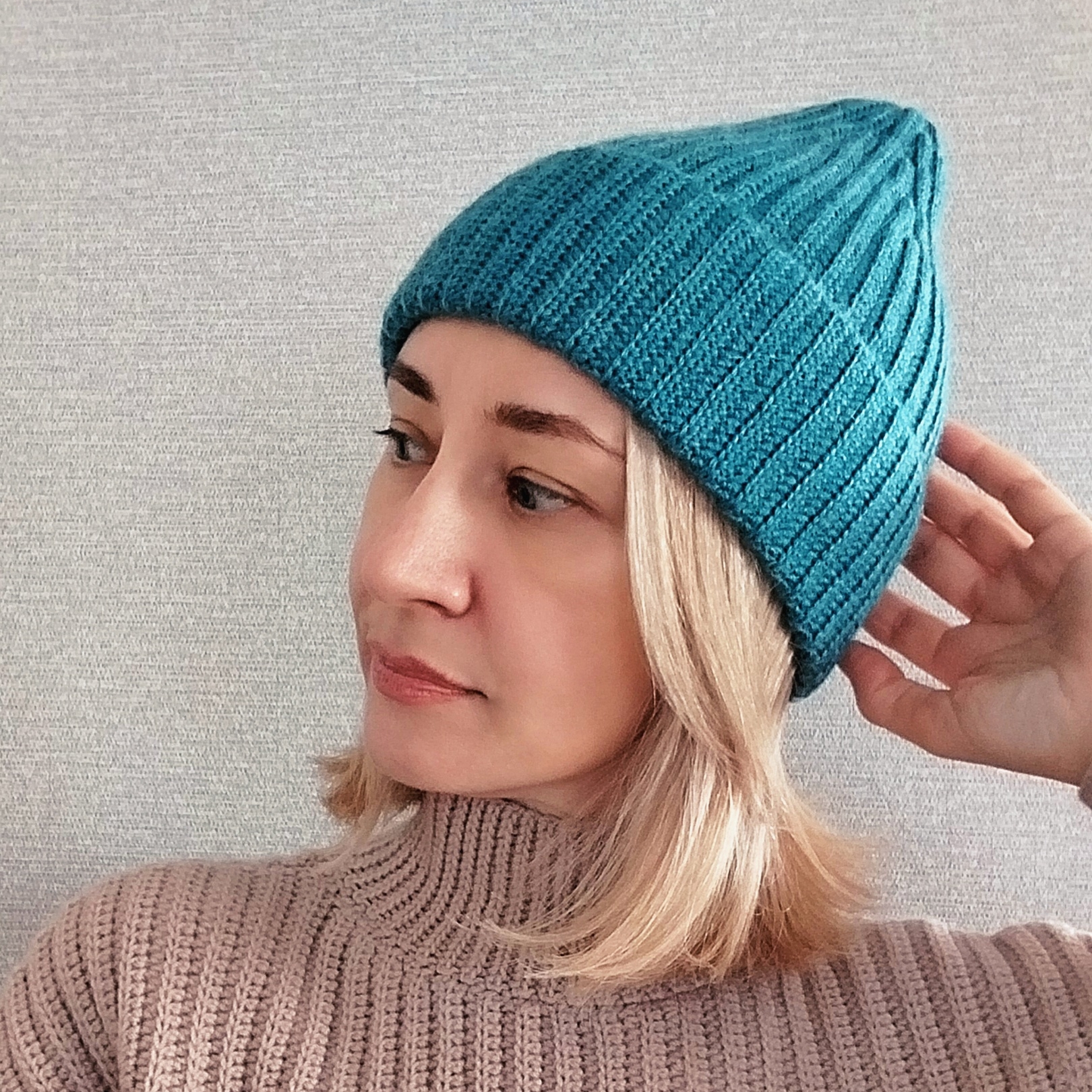 Шапка со сложной макушкой