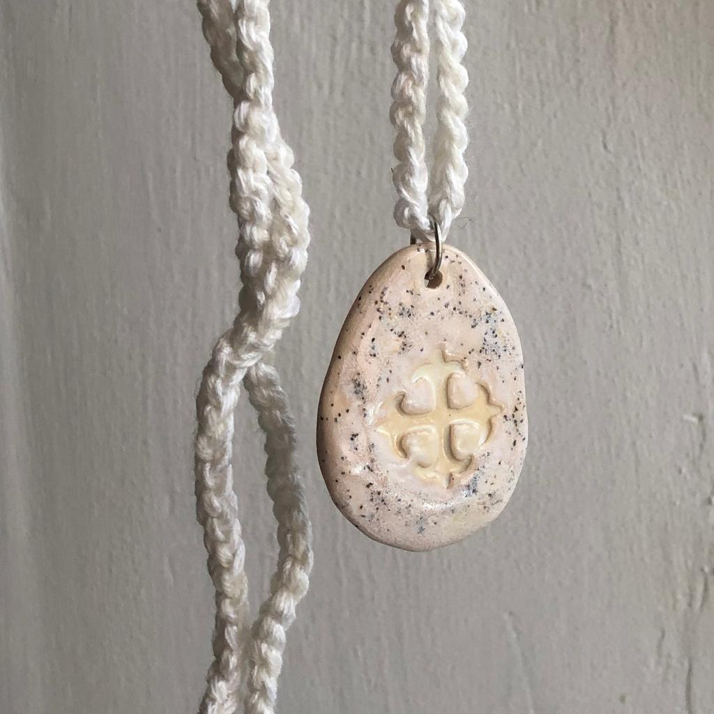 Кулон «Крестовое Знамение», Керамика