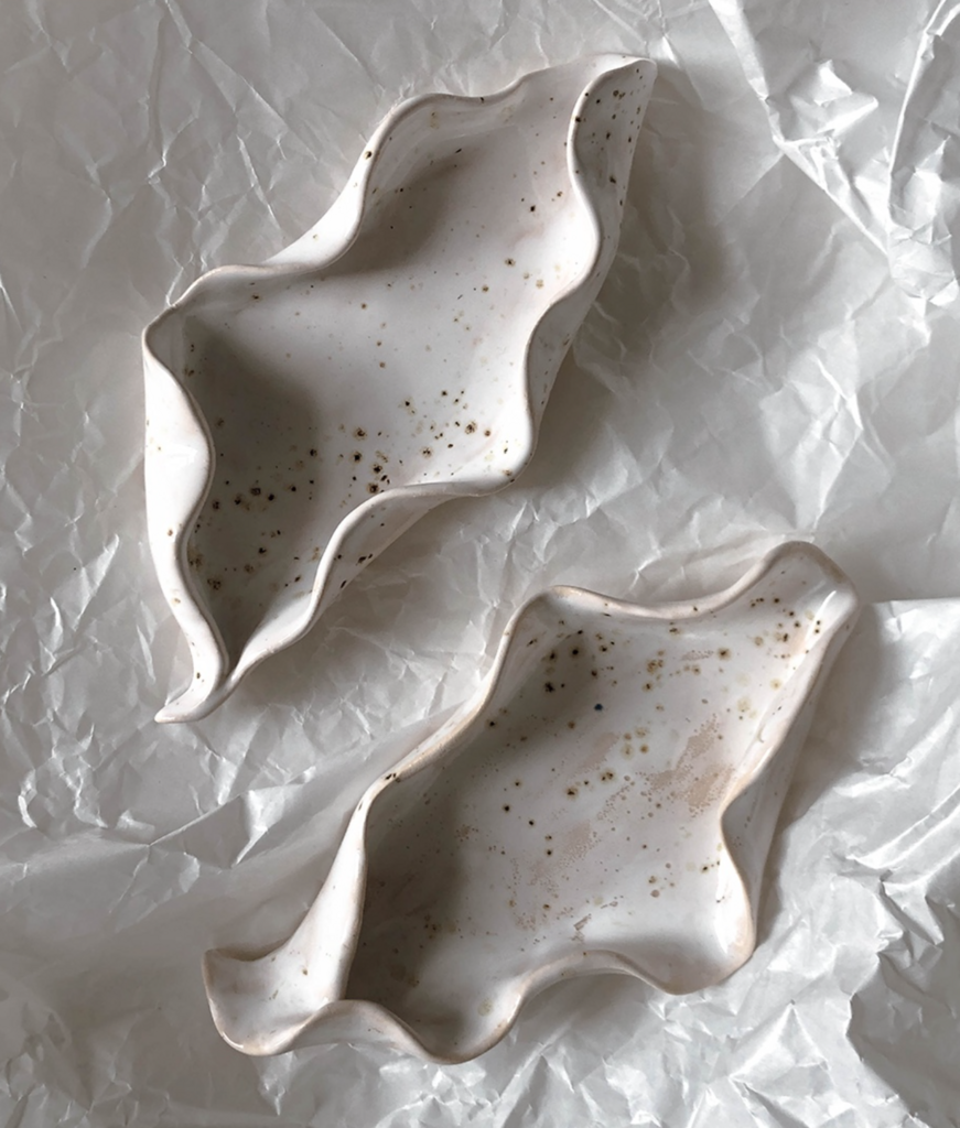 Тарелочки Белые В Крапинку