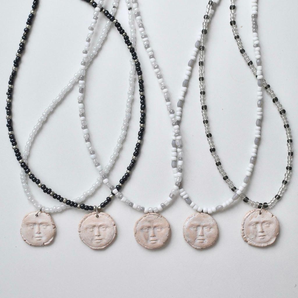 Бусы THE FACES / В Молочном Цвете