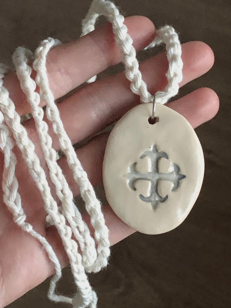 Кулон «Крестовое» На Шею С Хлопковыми Завязками