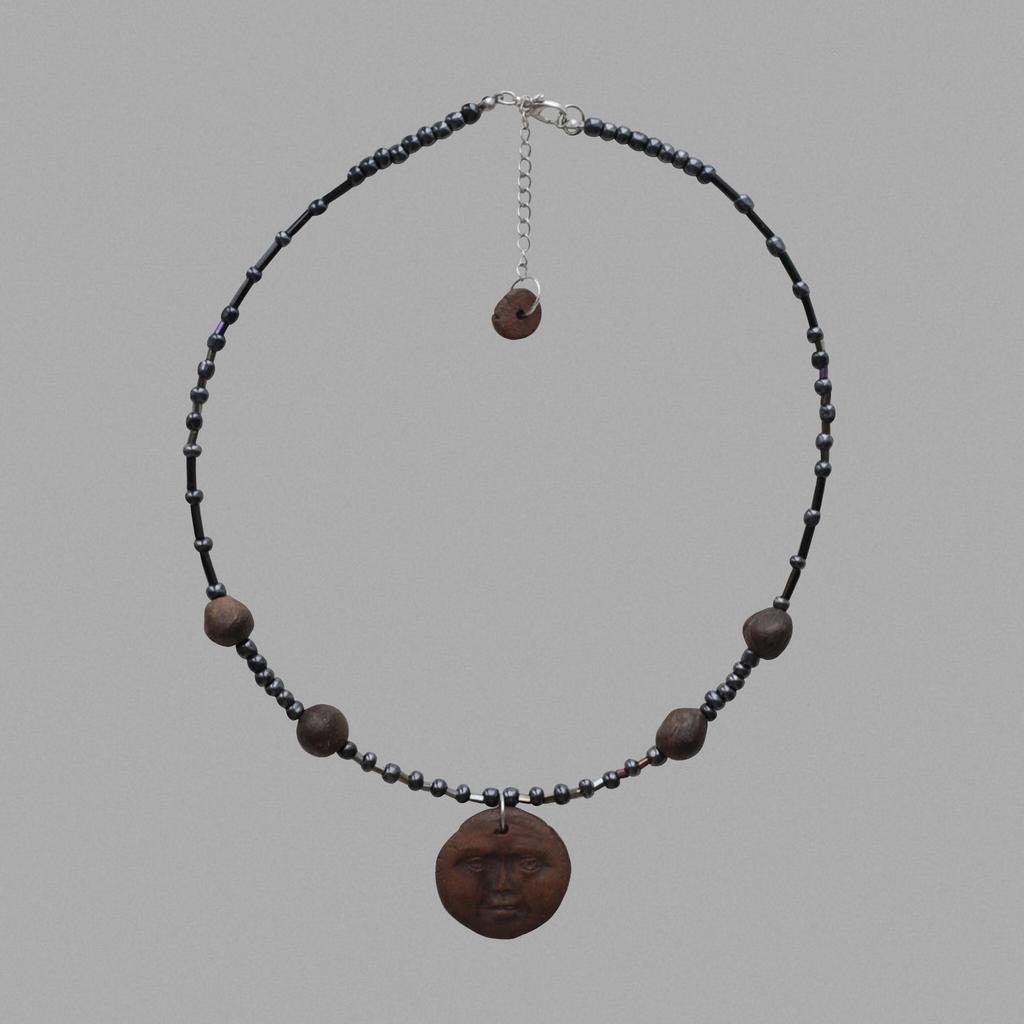 Бусы С Кулоном THE FACES / Молочение