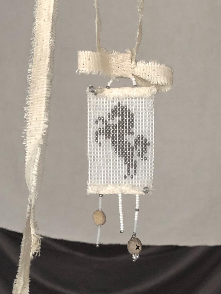 КОЛЬЕ ИЗ БИСЕРА "ЛОШАДКА" НА ЗАВЯЗКАХ