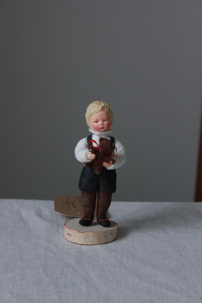 Ватная игрушка мальчик Ваня