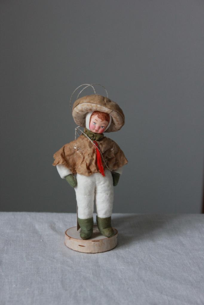 Ватная игрушка мальчик грибочек