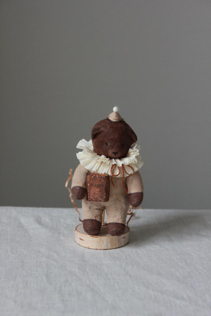 Ватная игрушка Мишка с книгой