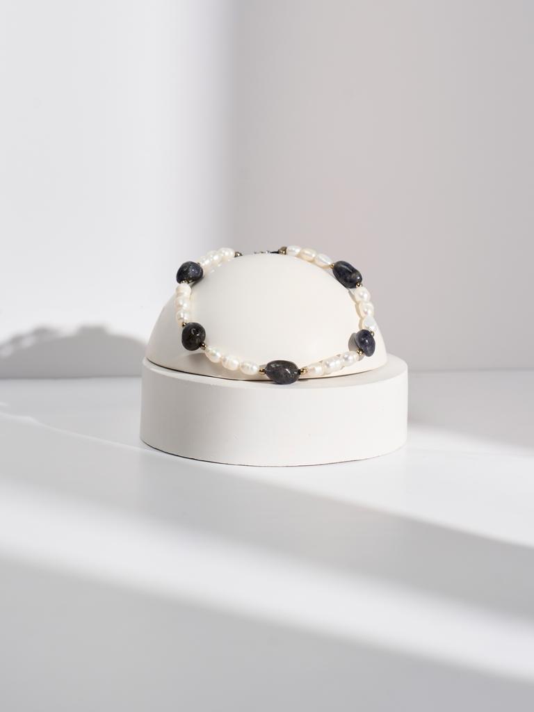 Браслет 360 с иолитом и жемчугом