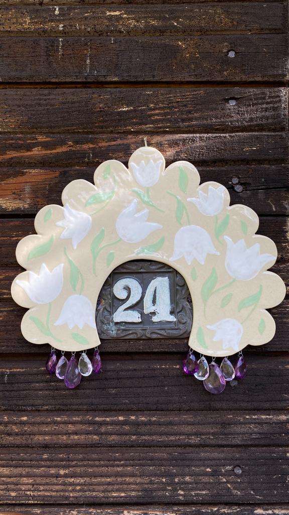 КОКОШНИК С ТЮЛЬПАНАМИ