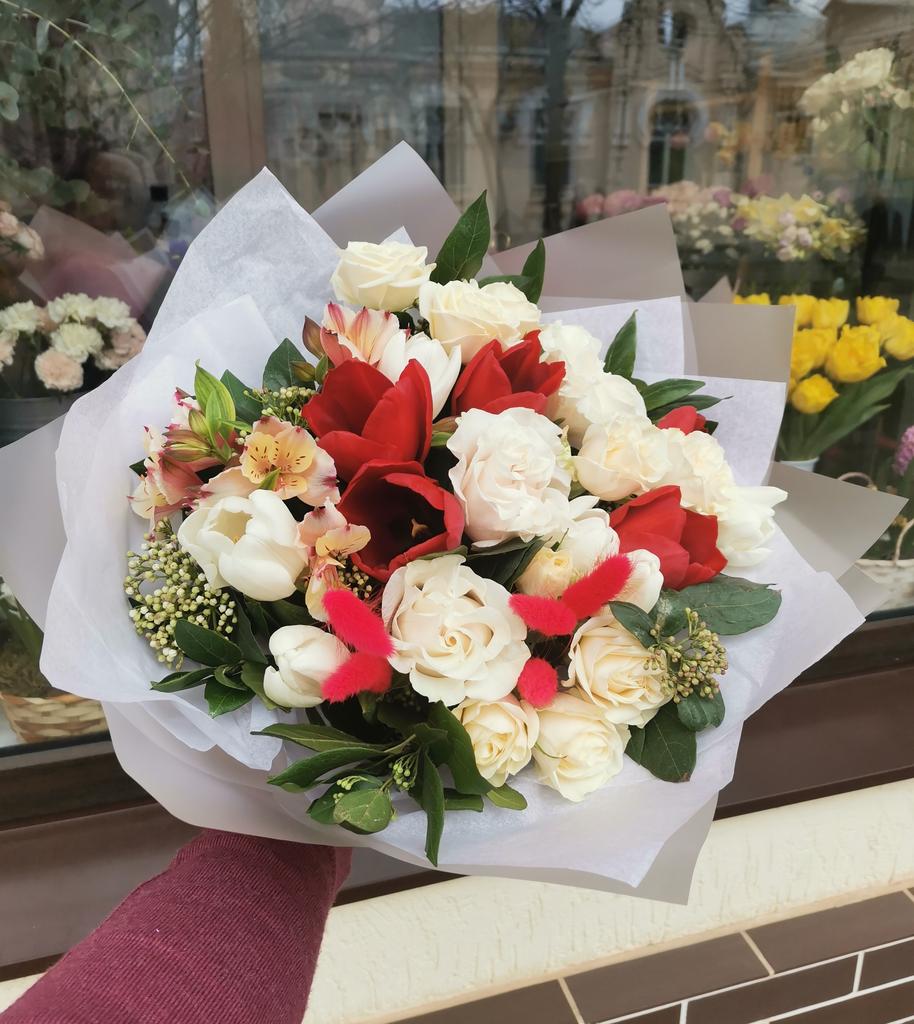 Букет с амарилисом