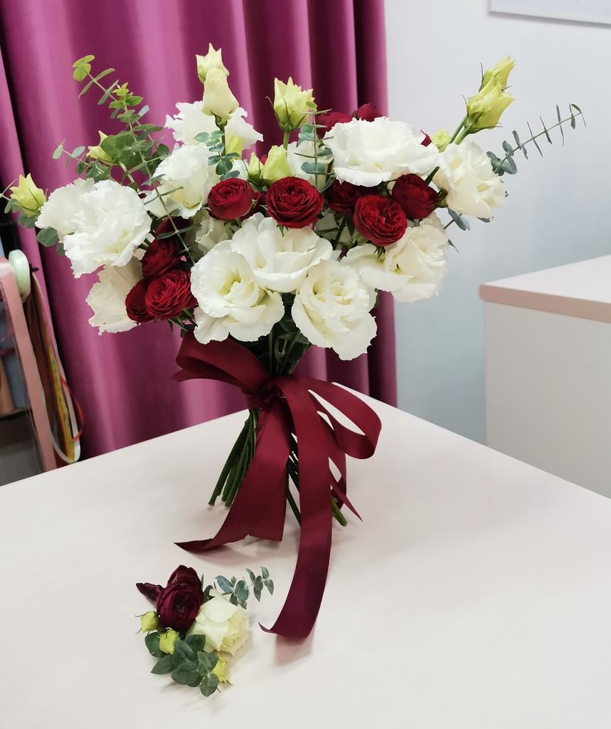 Бело-красное лето