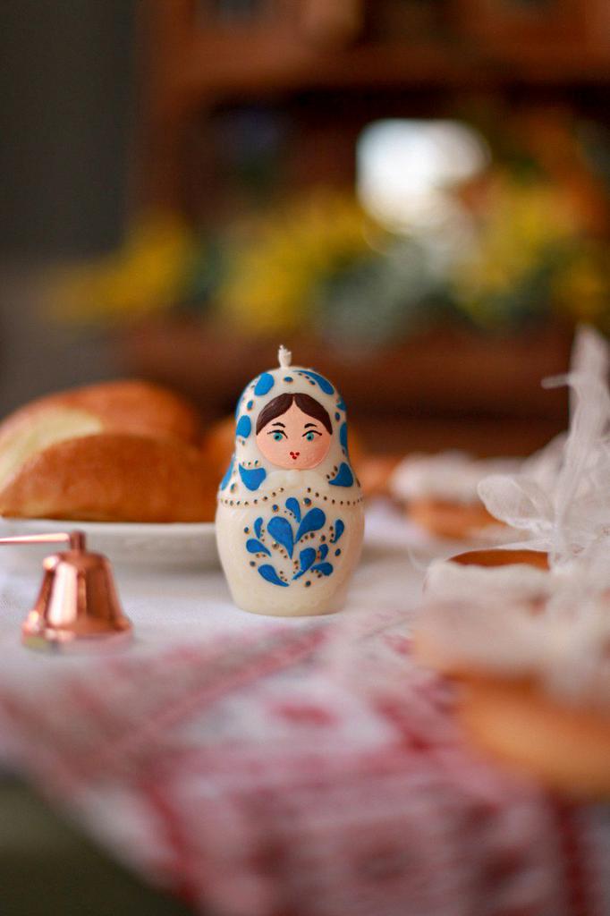 Свеча Матрешка Гжель