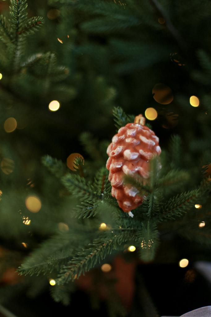 Шишка  елочная игрушка