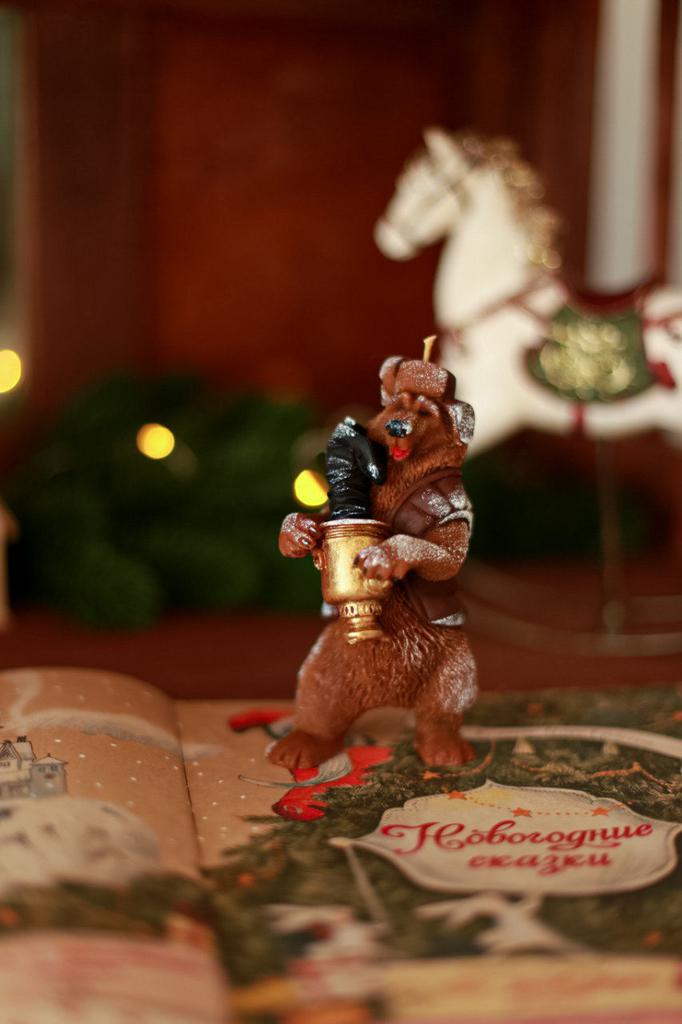 Медведь  с самоваром