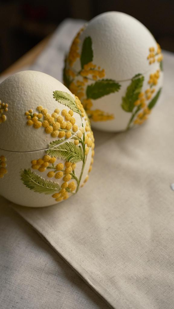 Яйцо с Мимозой ароматическая свеча