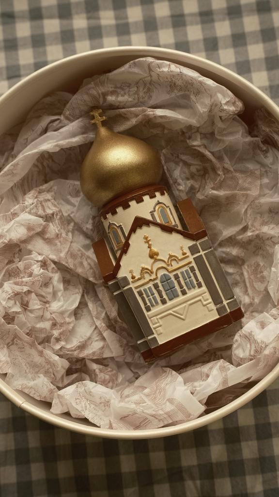 Храм - ароматическая свеча в гипсовом подсвечнике. Аромат Абрикосовая роща