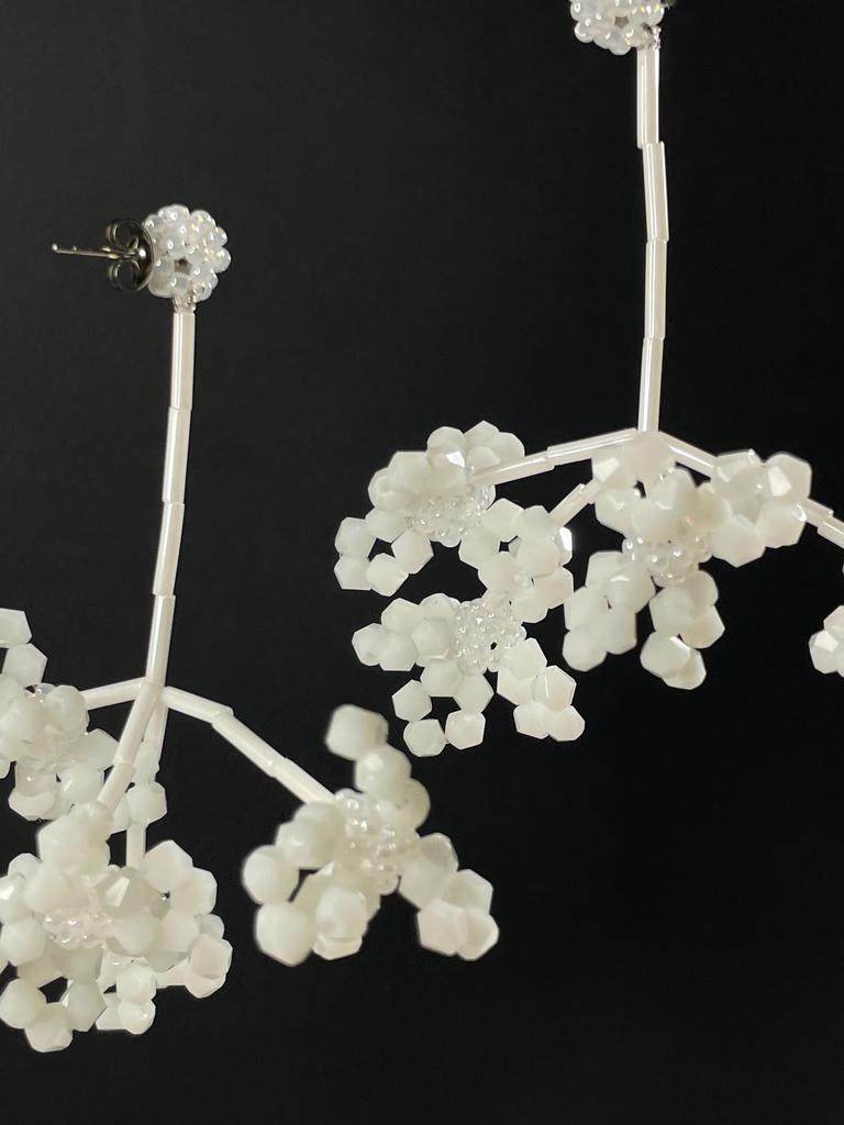 Герань белая