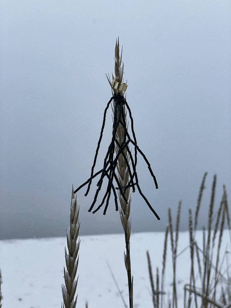 Кафф черные ветви