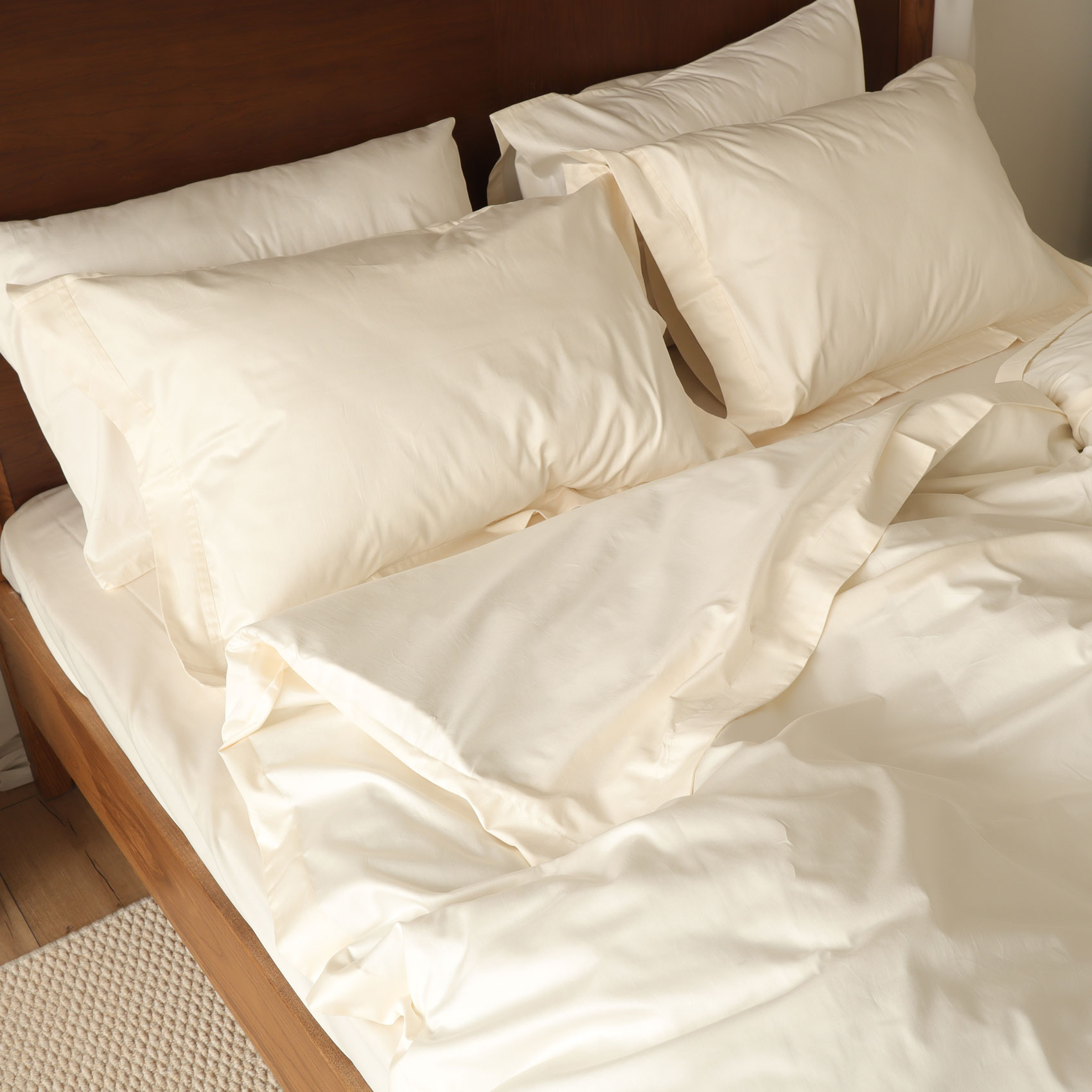 ДЕКОРАТИВНЫЕ НАВОЛОЧКИ ИЗ МАКО-САТИНА "ANTIQUE WHITE"