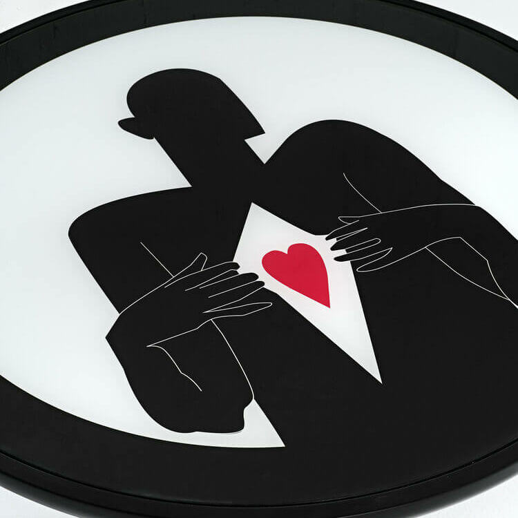 Столик "ОТКРОЙ СВОЕ СЕРДЦЕ"