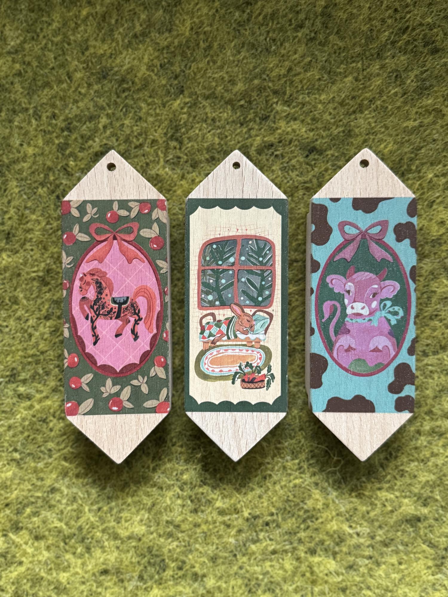 Деревянные конфеты — елочные игрушки в коробочке шкатулке