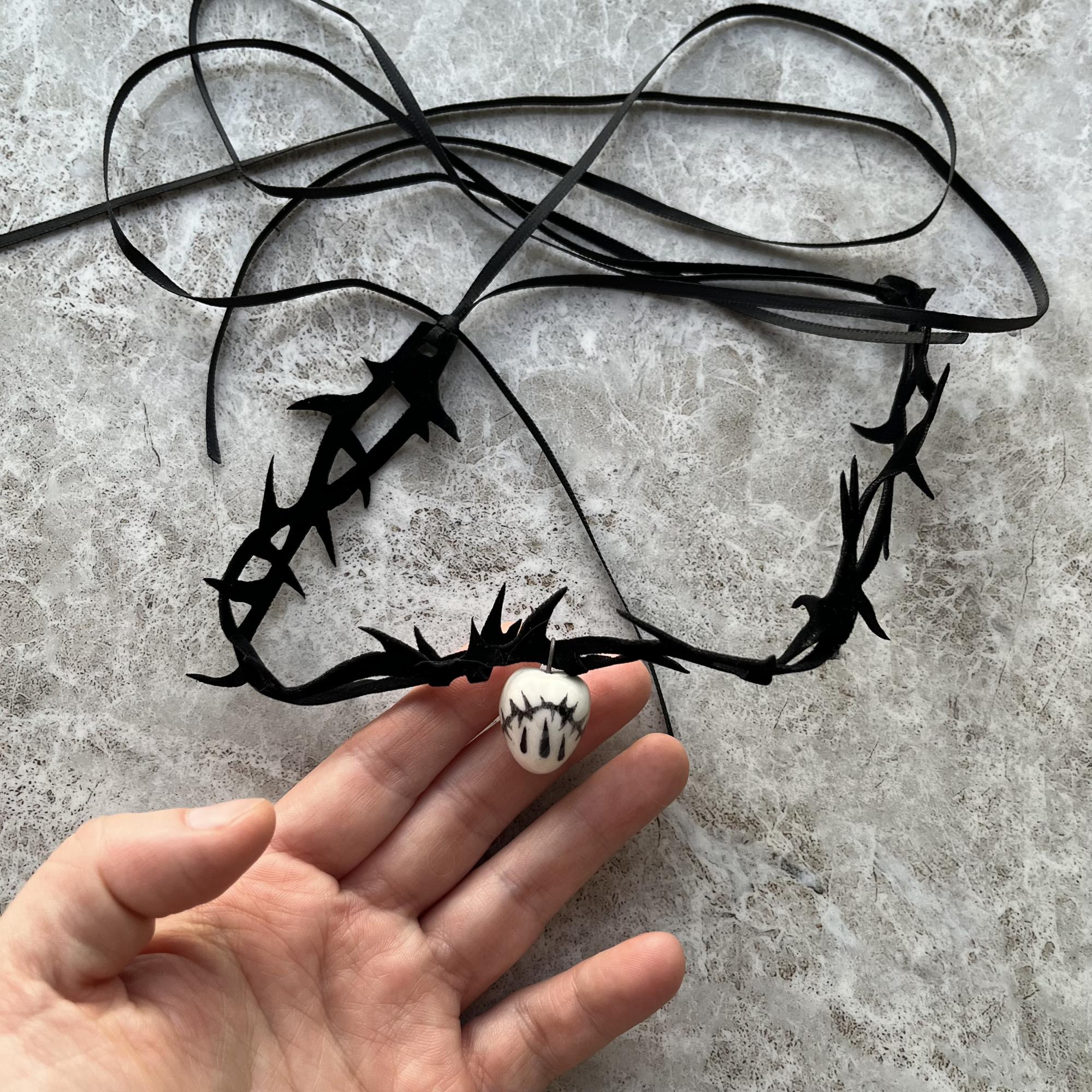 Кулон терновое сердечко