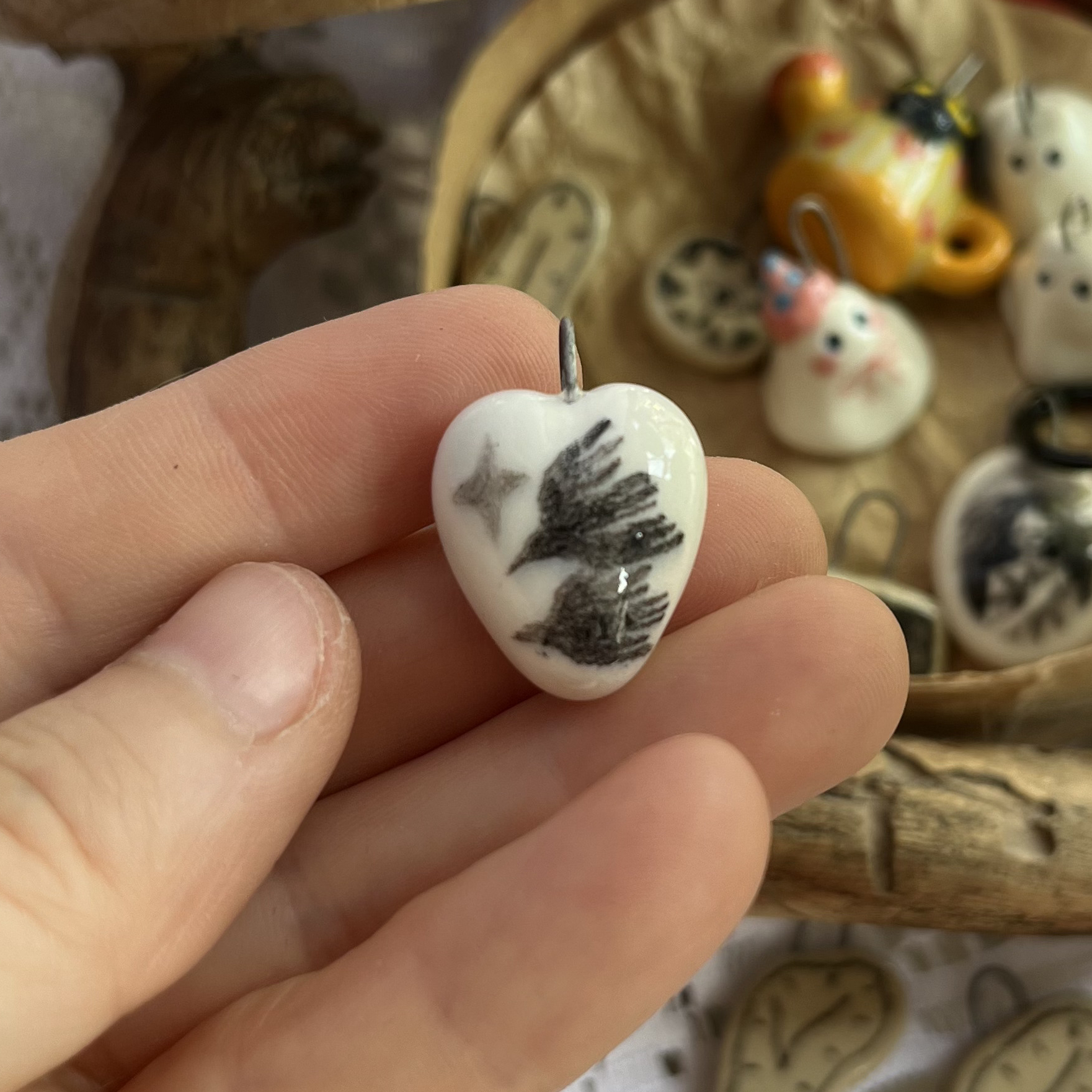 Кулончик-сердце с птичками